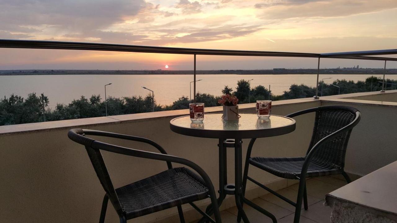 Summerland Beach&Sun Apartments Mamaia Kültér fotó