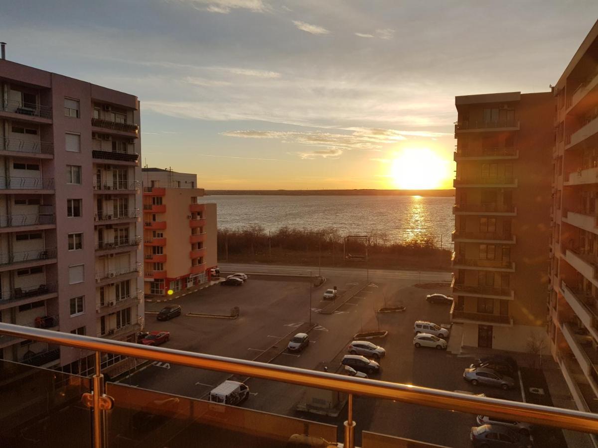 Summerland Beach&Sun Apartments Mamaia Kültér fotó